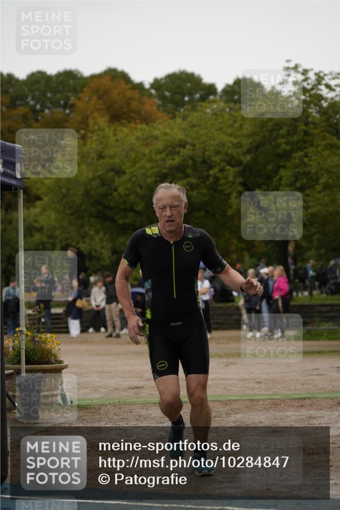 13.09.2026 - Stadtparktriathlon Patografie http://msf.ph/oto/10284847 13.09.2026 13:08:44 Ziel 977 meine-sportfotos.de