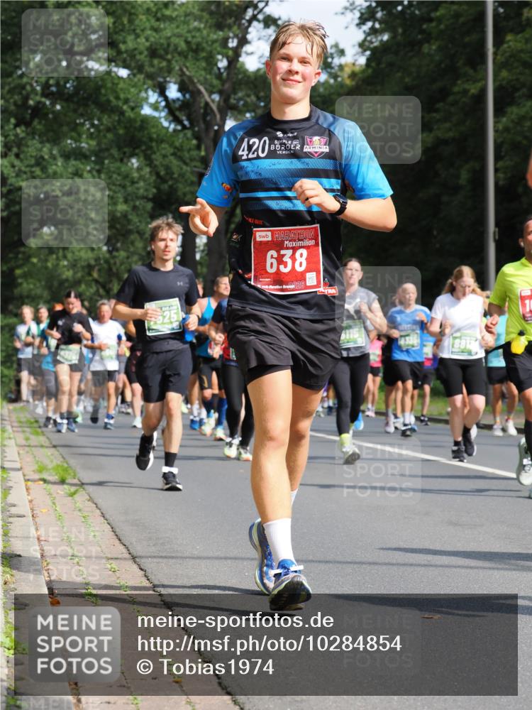 13.09.2026 - 21. swb-Marathon Bremen TobiasT http://msf.ph/oto/10284854 13.09.2026 12:10:32 Laufen 420, 625, 638, 26, 8812 meine-sportfotos.de