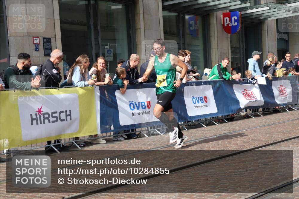 13.09.2026 - 21. swb-Marathon Bremen Strokosch-Dieckow http://msf.ph/oto/10284855 13.09.2026 10:37:22 Ziel 11619, 11854, 13535, 10502, 10961, 11654, 11854, 13568, 13608 meine-sportfotos.de