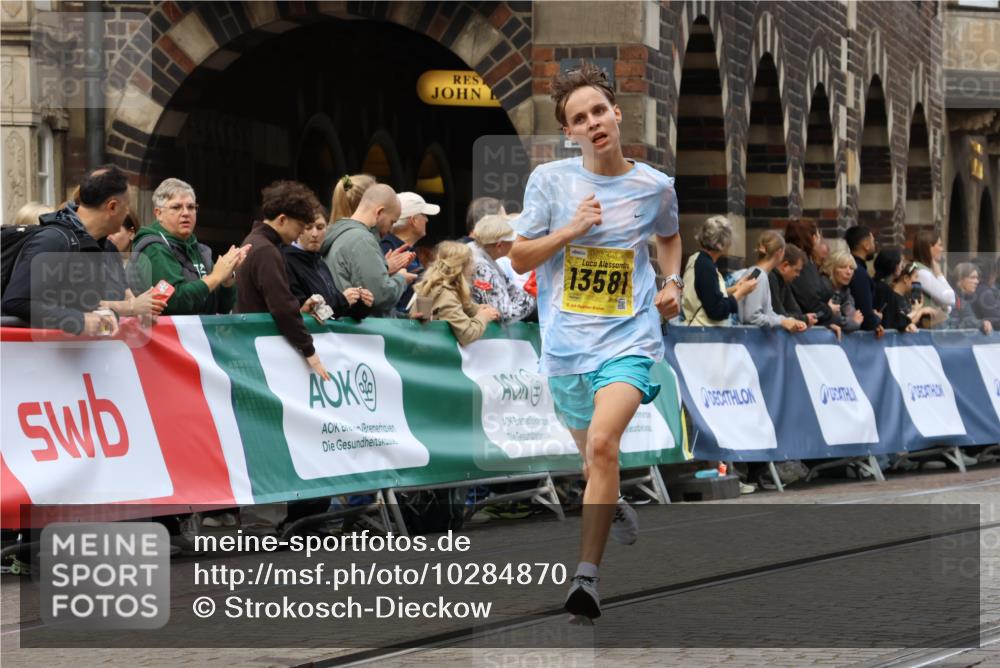 13.09.2026 - 21. swb-Marathon Bremen Strokosch-Dieckow http://msf.ph/oto/10284870 13.09.2026 10:33:02 Ziel 13550, 13581, 13599, 13622 meine-sportfotos.de