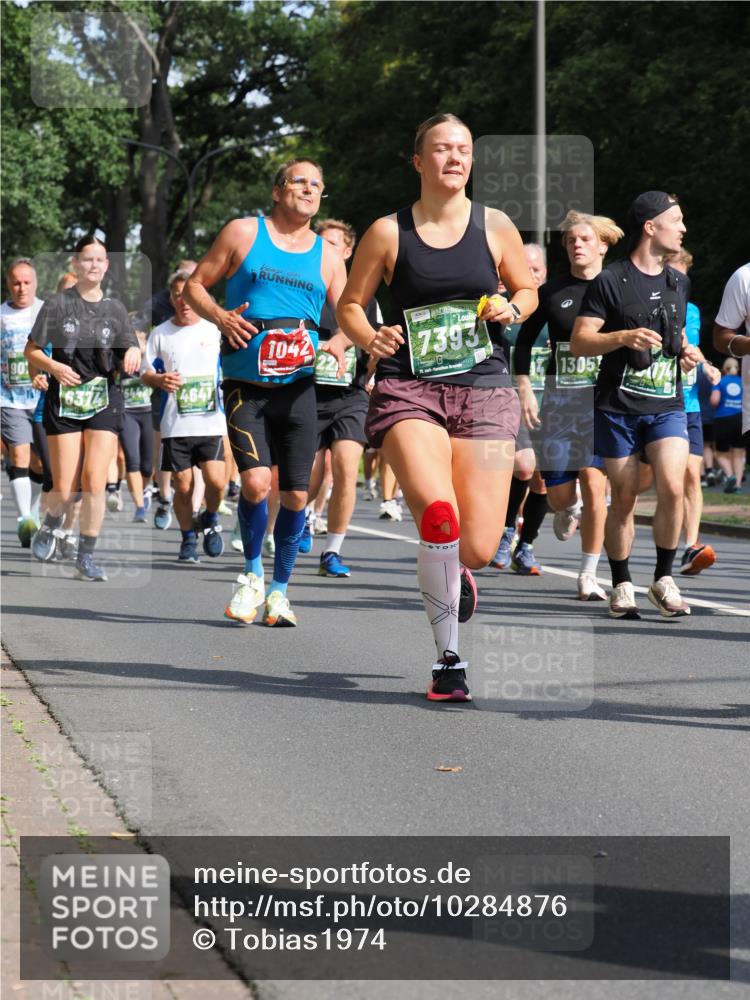13.09.2026 - 21. swb-Marathon Bremen TobiasT http://msf.ph/oto/10284876 13.09.2026 12:10:36 Laufen 6374, 1042, 7393, 21, 26, 1305 meine-sportfotos.de