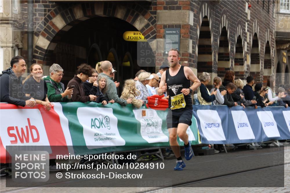 13.09.2026 - 21. swb-Marathon Bremen Strokosch-Dieckow http://msf.ph/oto/10284910 13.09.2026 10:33:36 Ziel 12459, 13530, 13541 meine-sportfotos.de