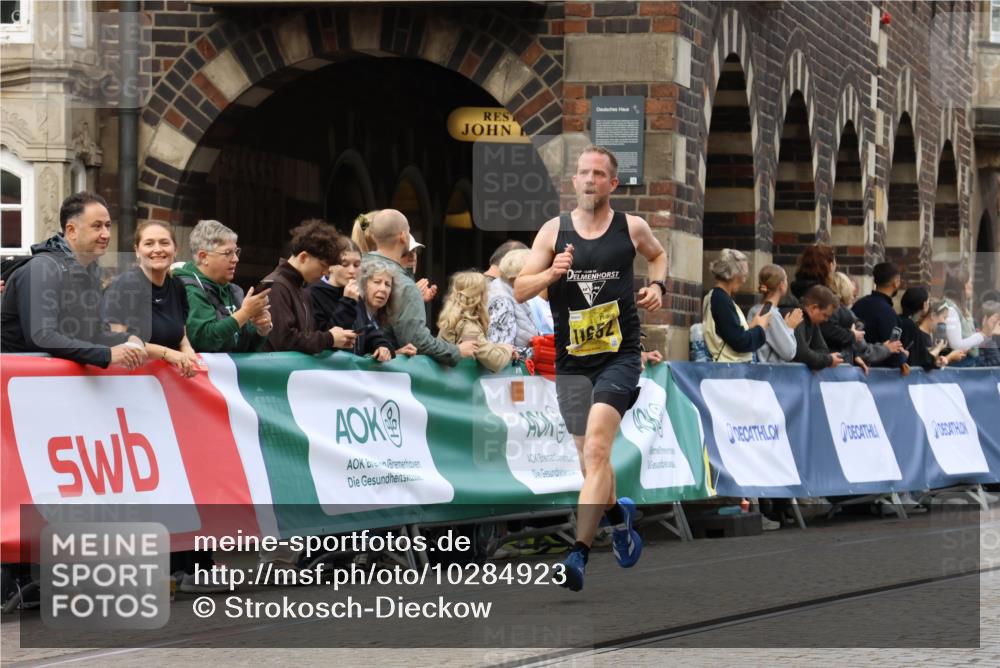 13.09.2026 - 21. swb-Marathon Bremen Strokosch-Dieckow http://msf.ph/oto/10284923 13.09.2026 10:33:36 Ziel 12459, 13530, 13541 meine-sportfotos.de