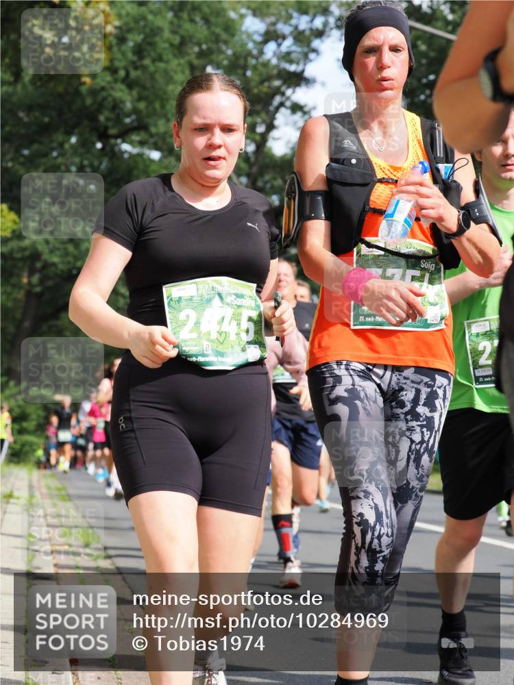 13.09.2026 - 21. swb-Marathon Bremen TobiasT http://msf.ph/oto/10284969 13.09.2026 12:10:49 Laufen 24, 445, 21, 6839, 21 meine-sportfotos.de