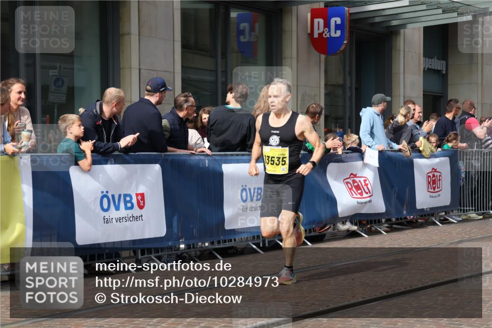 13.09.2026 - 21. swb-Marathon Bremen Strokosch-Dieckow http://msf.ph/oto/10284973 13.09.2026 10:37:47 Ziel 10302, 11083, 11142, 12538, 13551, 13559, 13584, 13587, 13636, 11619, 11854, 13535 meine-sportfotos.de