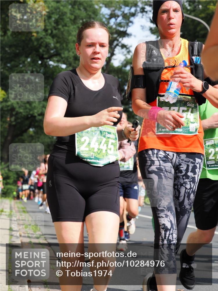 13.09.2026 - 21. swb-Marathon Bremen TobiasT http://msf.ph/oto/10284976 13.09.2026 12:10:49 Laufen 2445, 21, 27, 6839, 21 meine-sportfotos.de