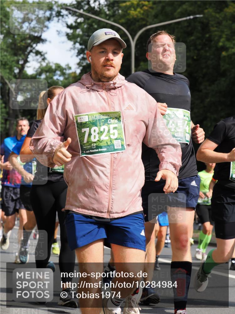 13.09.2026 - 21. swb-Marathon Bremen TobiasT http://msf.ph/oto/10284984 13.09.2026 12:10:51 Laufen 7825, 21, 26 meine-sportfotos.de