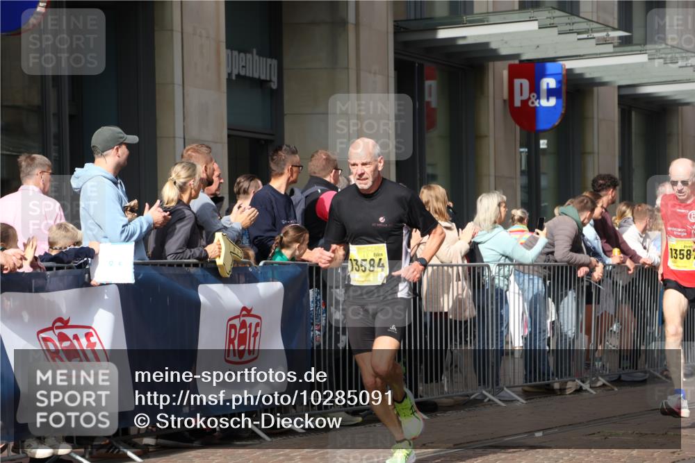 13.09.2026 - 21. swb-Marathon Bremen Strokosch-Dieckow http://msf.ph/oto/10285091 13.09.2026 10:38:04 Ziel 10441, 13507, 13553, 13559, 13636, 10302, 11083, 11142, 12538, 13535, 13551, 13584, 13587 meine-sportfotos.de