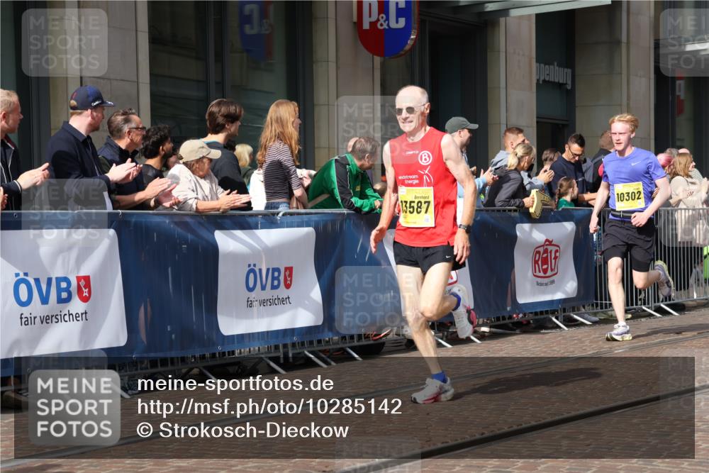 13.09.2026 - 21. swb-Marathon Bremen Strokosch-Dieckow http://msf.ph/oto/10285142 13.09.2026 10:38:06 Ziel 10441, 13507, 13553, 13636, 10302, 11083, 11142, 12538, 13535, 13551, 13559, 13584, 13587 meine-sportfotos.de