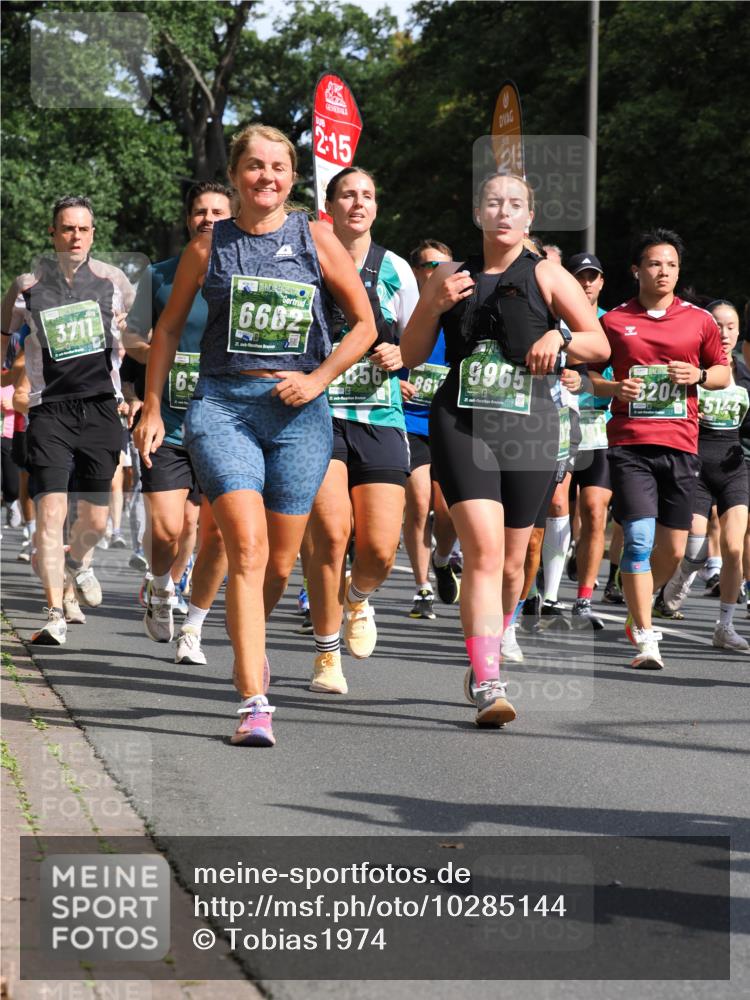 13.09.2026 - 21. swb-Marathon Bremen TobiasT http://msf.ph/oto/10285144 13.09.2026 12:11:14 Laufen 3711, 63, 6682, 21, 2, 15, 215, 656, 9965, 204, 5144 meine-sportfotos.de