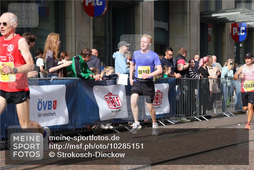 13.09.2026 - 21. swb-Marathon Bremen Strokosch-Dieckow http://msf.ph/oto/10285151 13.09.2026 10:38:07 Ziel 10441, 13507, 13539, 13553, 13636, 10302, 11083, 11142, 12538, 13535, 13551, 13559, 13584, 13587, 13636 meine-sportfotos.de