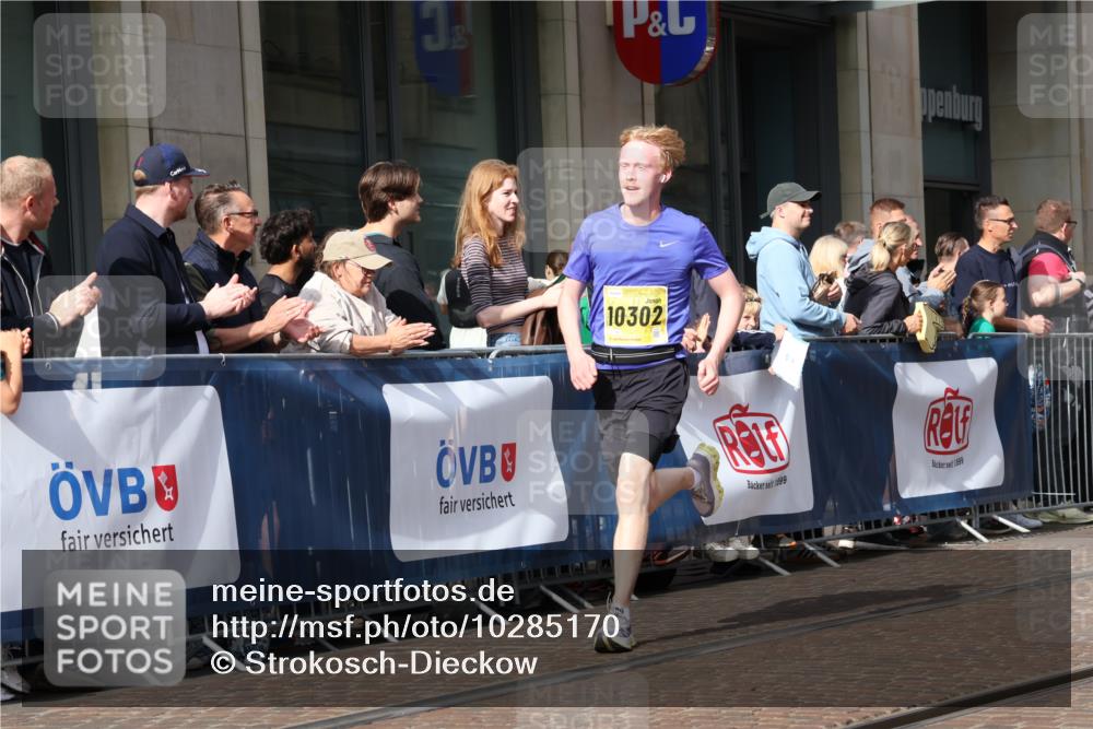 13.09.2026 - 21. swb-Marathon Bremen Strokosch-Dieckow http://msf.ph/oto/10285170 13.09.2026 10:38:07 Ziel 10441, 13507, 13539, 13553, 13636, 10302, 11083, 11142, 12538, 13535, 13551, 13559, 13584, 13587, 13636 meine-sportfotos.de