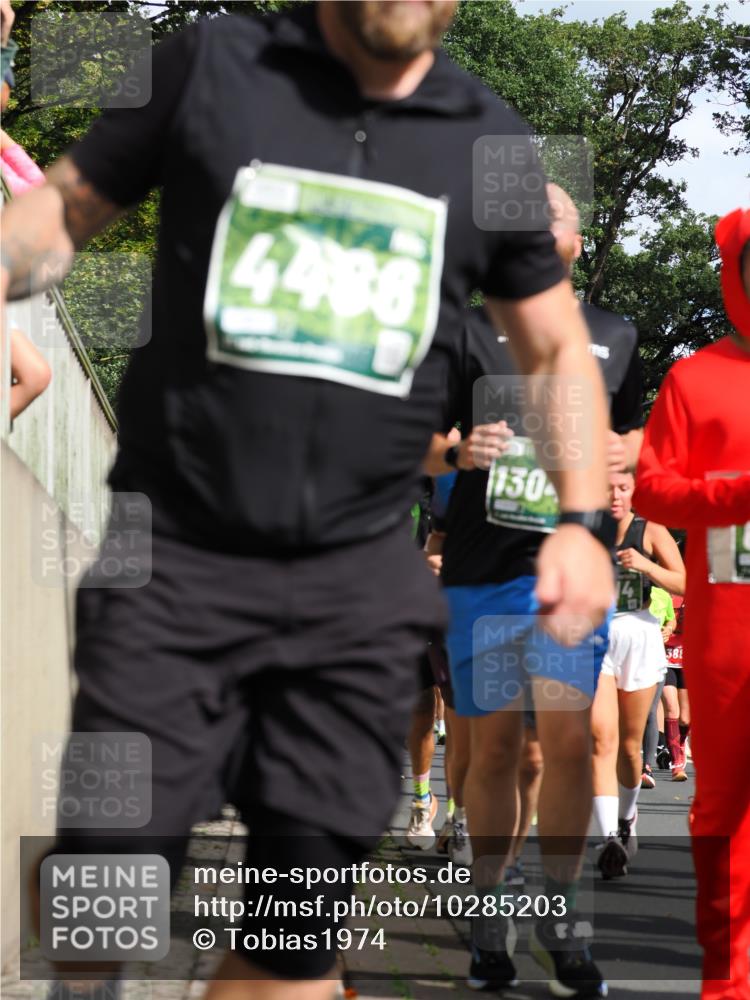 13.09.2026 - 21. swb-Marathon Bremen TobiasT http://msf.ph/oto/10285203 13.09.2026 12:11:23 Laufen 4488, 130, 38 meine-sportfotos.de