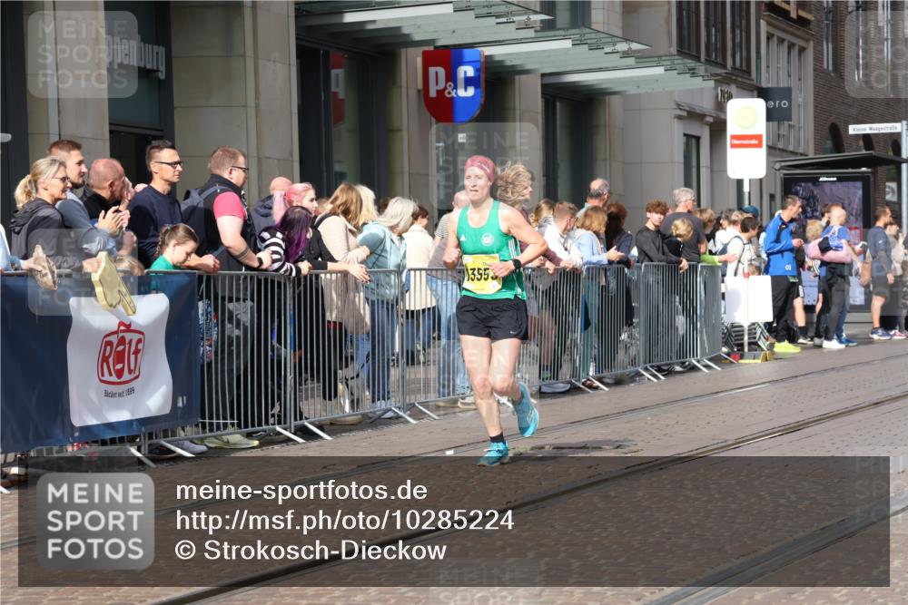 13.09.2026 - 21. swb-Marathon Bremen Strokosch-Dieckow http://msf.ph/oto/10285224 13.09.2026 10:38:13 Ziel 10441, 12370, 13507, 13539, 13553, 10302, 11083, 11142, 12538, 13551, 13553, 13559, 13584, 13587, 13636 meine-sportfotos.de