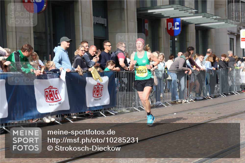 13.09.2026 - 21. swb-Marathon Bremen Strokosch-Dieckow http://msf.ph/oto/10285231 13.09.2026 10:38:14 Ziel 10441, 12370, 13507, 13539, 10302, 11083, 11142, 12538, 13551, 13553, 13559, 13584, 13587, 13636 meine-sportfotos.de