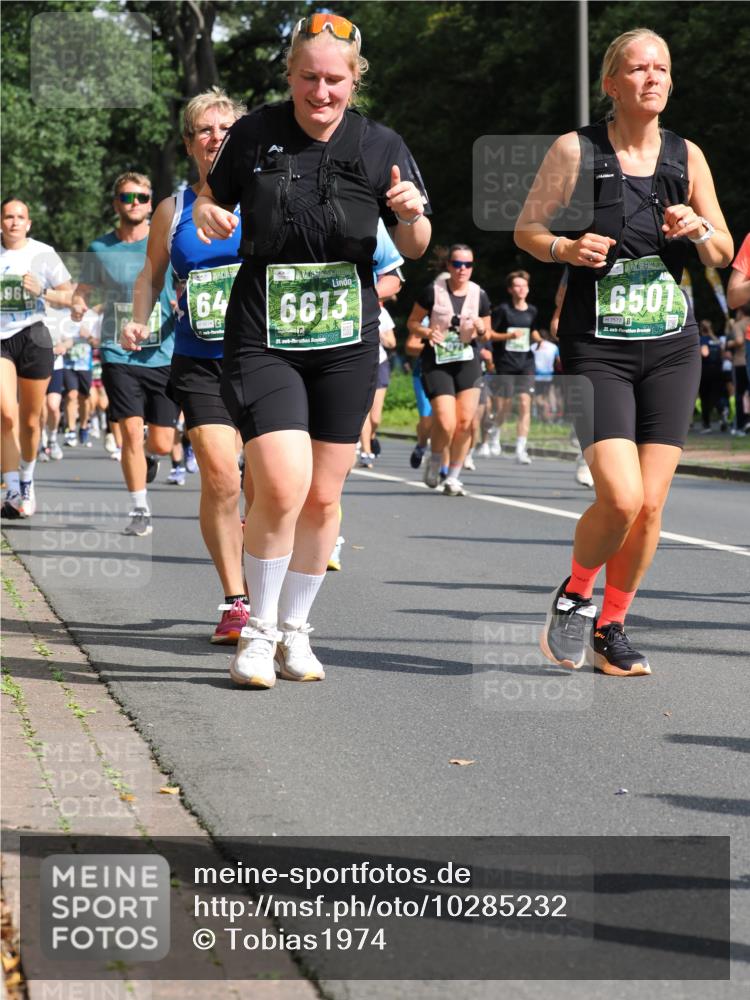 13.09.2026 - 21. swb-Marathon Bremen TobiasT http://msf.ph/oto/10285232 13.09.2026 12:11:40 Laufen 64, 9234, 6613, 21, 6501, 7577, 21 meine-sportfotos.de