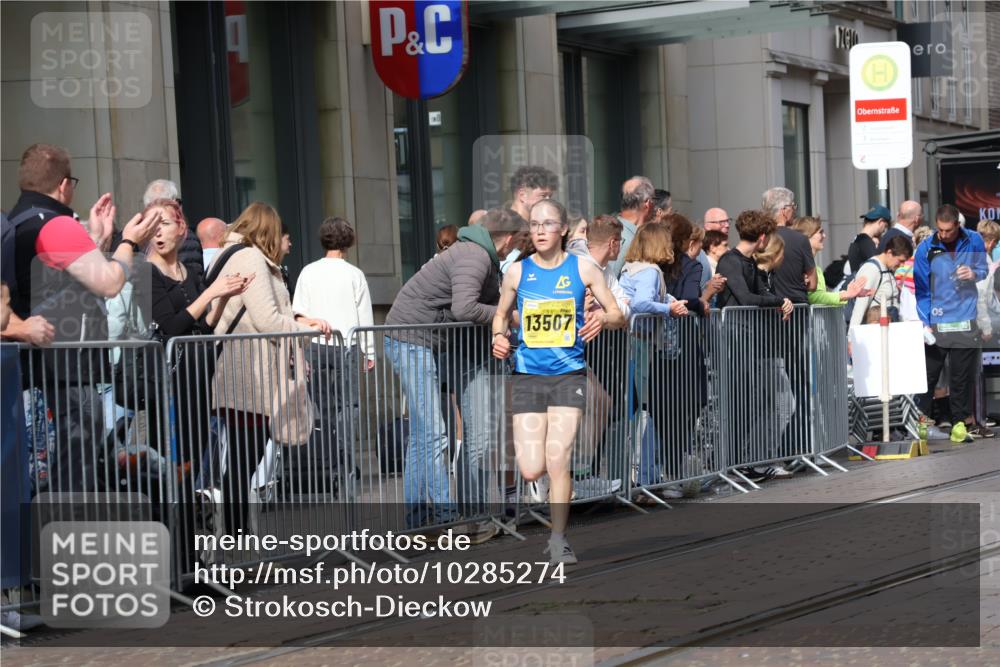 13.09.2026 - 21. swb-Marathon Bremen Strokosch-Dieckow http://msf.ph/oto/10285274 13.09.2026 10:38:24 Ziel 10441, 10926, 11127, 12370, 13507, 13539, 10302, 11142, 13507, 13551, 13553, 13559, 13584, 13587, 13636 meine-sportfotos.de