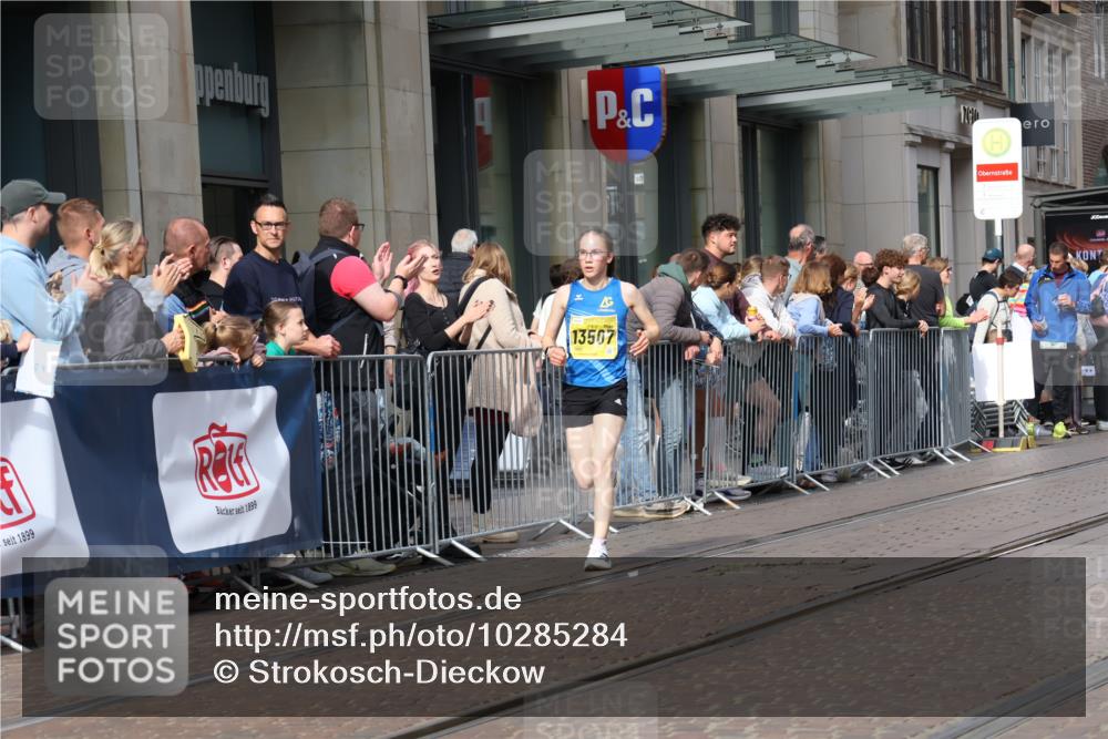 13.09.2026 - 21. swb-Marathon Bremen Strokosch-Dieckow http://msf.ph/oto/10285284 13.09.2026 10:38:25 Ziel 10441, 10926, 11127, 12370, 13539, 10302, 11142, 13507, 13551, 13553, 13559, 13584, 13587, 13636 meine-sportfotos.de
