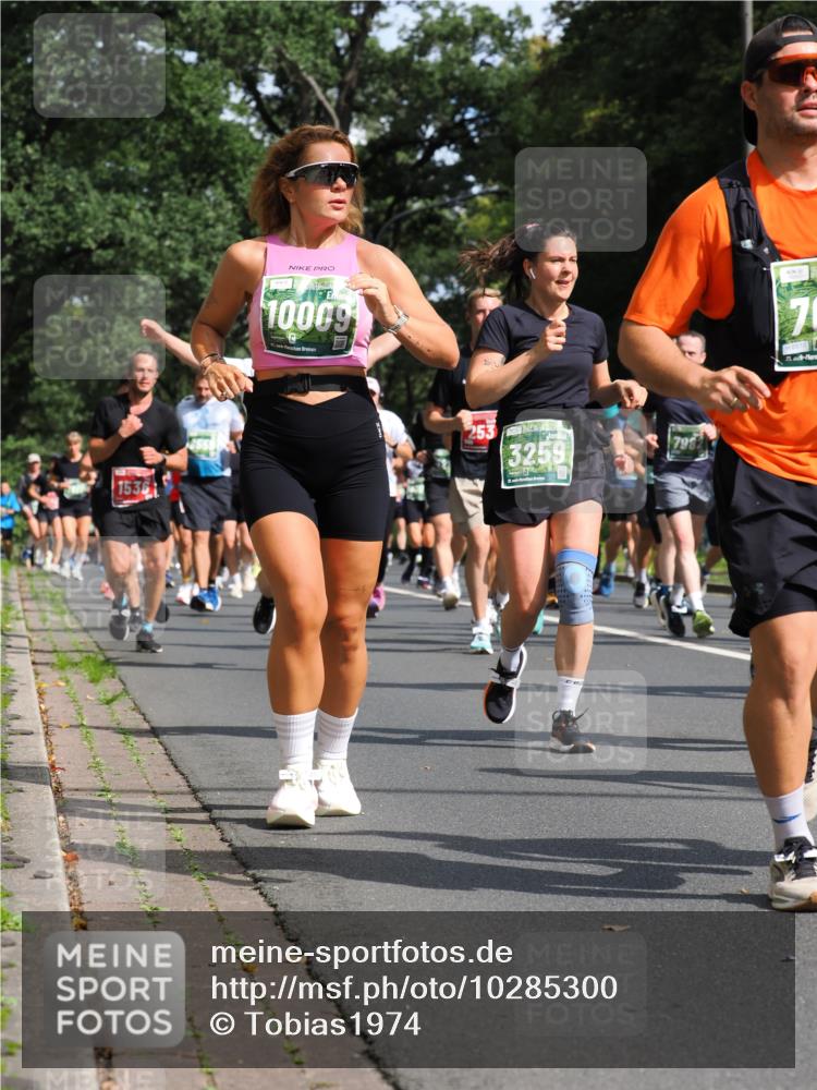 13.09.2026 - 21. swb-Marathon Bremen TobiasT http://msf.ph/oto/10285300 13.09.2026 12:11:53 Laufen 1536, 10009, 253, 3259, 7982, 7, 21 meine-sportfotos.de