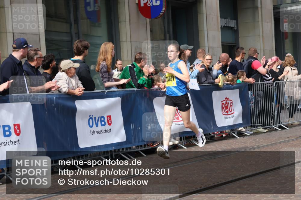 13.09.2026 - 21. swb-Marathon Bremen Strokosch-Dieckow http://msf.ph/oto/10285301 13.09.2026 10:38:26 Ziel 10441, 10926, 11127, 12370, 13539, 10302, 11142, 13507, 13551, 13553, 13559, 13584, 13587, 13636 meine-sportfotos.de