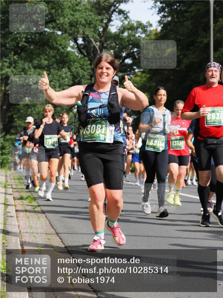 13.09.2026 - 21. swb-Marathon Bremen TobiasT http://msf.ph/oto/10285314 13.09.2026 12:12:01 Laufen 7877, 13081, 8817, 13131, 8930 meine-sportfotos.de