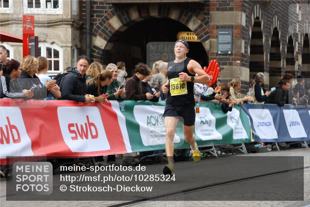 13.09.2026 - 21. swb-Marathon Bremen Strokosch-Dieckow http://msf.ph/oto/10285324 13.09.2026 10:34:27 Ziel 13605, 13610, 10818, 13637 meine-sportfotos.de