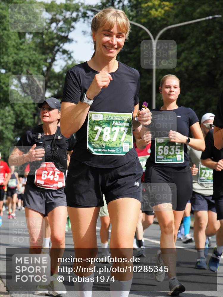 13.09.2026 - 21. swb-Marathon Bremen TobiasT http://msf.ph/oto/10285345 13.09.2026 12:12:05 Laufen 645, 7877, 26, 2, 5635, 732 meine-sportfotos.de