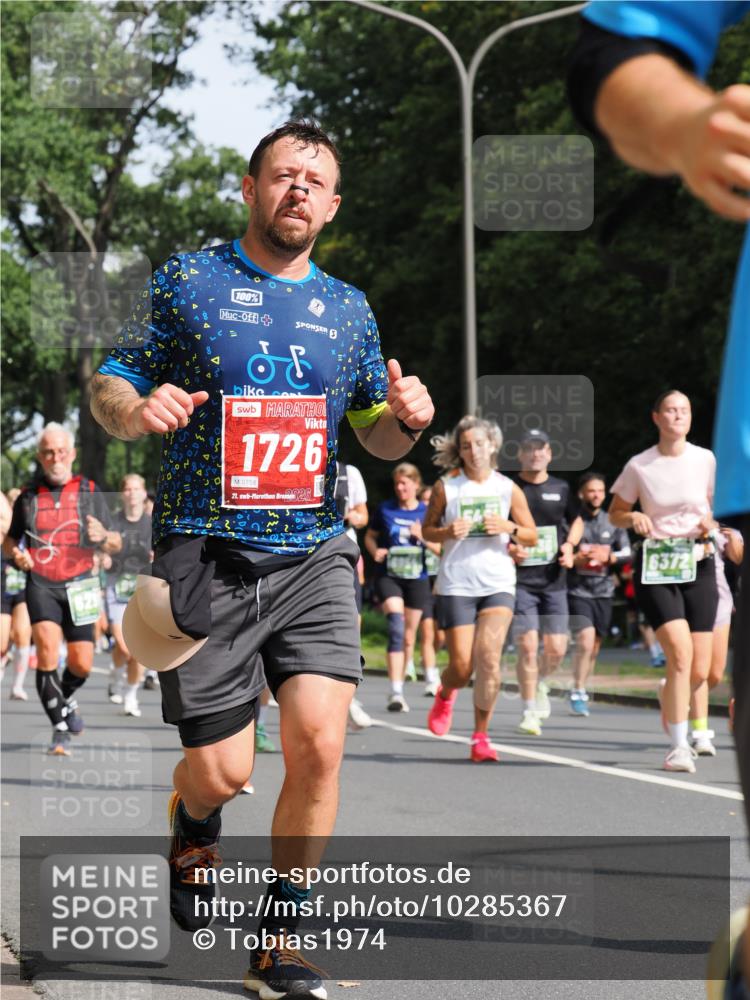 13.09.2026 - 21. swb-Marathon Bremen TobiasT http://msf.ph/oto/10285367 13.09.2026 12:12:13 Laufen 100, 1726, 0758, 21, 26 meine-sportfotos.de
