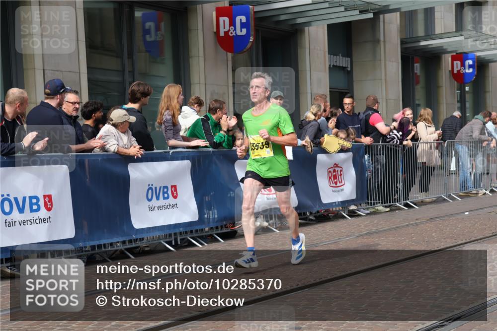 13.09.2026 - 21. swb-Marathon Bremen Strokosch-Dieckow http://msf.ph/oto/10285370 13.09.2026 10:38:34 Ziel 10782, 10926, 11127, 11338, 12370, 10441, 13507, 13539, 13553 meine-sportfotos.de