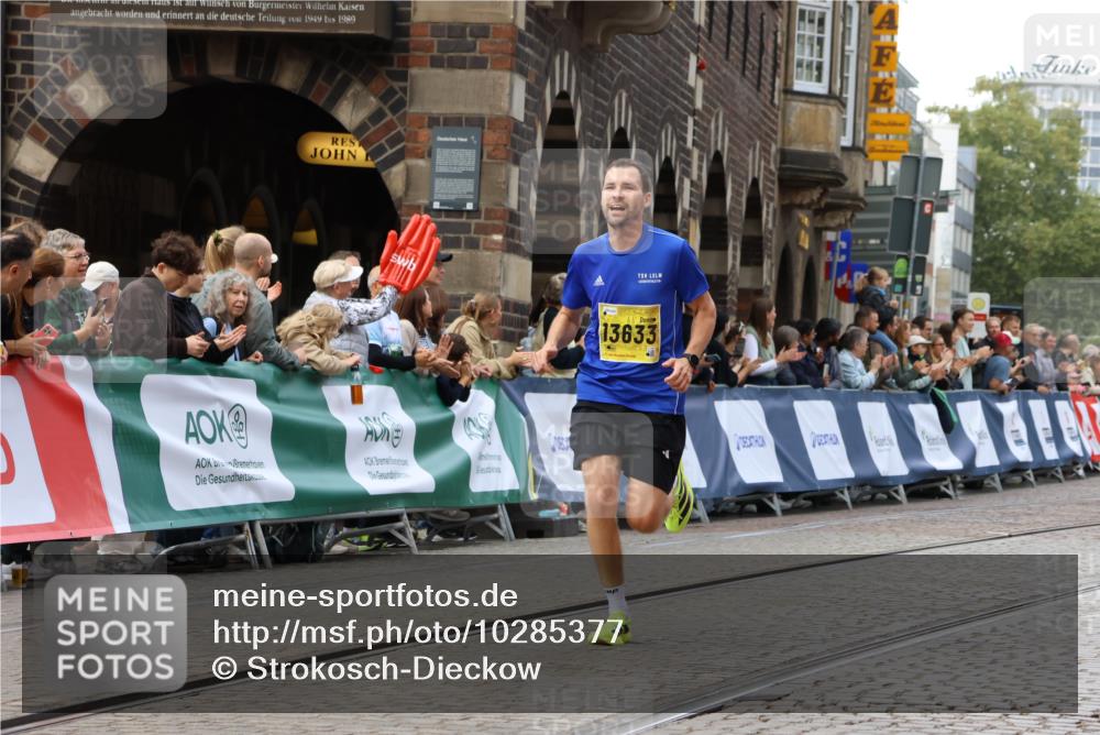 13.09.2026 - 21. swb-Marathon Bremen Strokosch-Dieckow http://msf.ph/oto/10285377 13.09.2026 10:34:29 Ziel 13605, 13610, 13633, 10818, 12540, 13637 meine-sportfotos.de