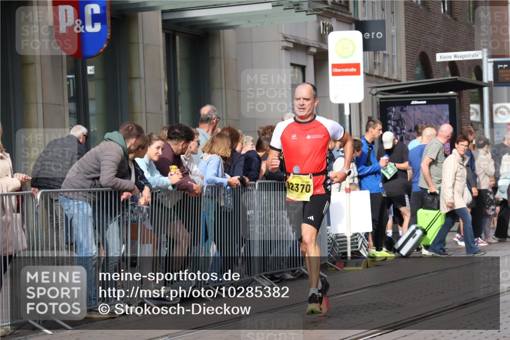 13.09.2026 - 21. swb-Marathon Bremen Strokosch-Dieckow http://msf.ph/oto/10285382 13.09.2026 10:38:37 Ziel 10782, 10926, 11127, 11338, 12003, 12370, 10441, 12370, 13507, 13539, 13553 meine-sportfotos.de