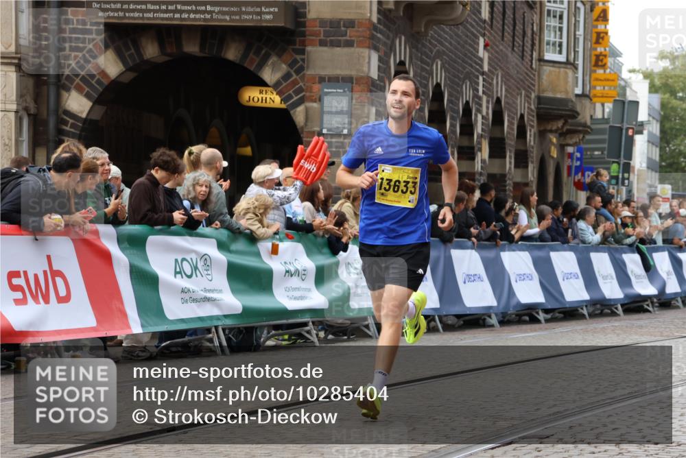 13.09.2026 - 21. swb-Marathon Bremen Strokosch-Dieckow http://msf.ph/oto/10285404 13.09.2026 10:34:29 Ziel 13605, 13610, 13633, 10818, 12540, 13637 meine-sportfotos.de