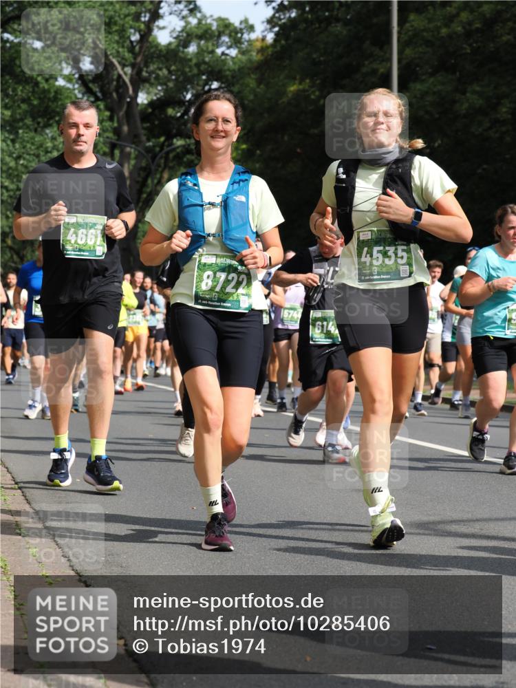 13.09.2026 - 21. swb-Marathon Bremen TobiasT http://msf.ph/oto/10285406 13.09.2026 12:12:24 Laufen 4661, 8722, 21, 26, 5744, 614, 4535, 21 meine-sportfotos.de