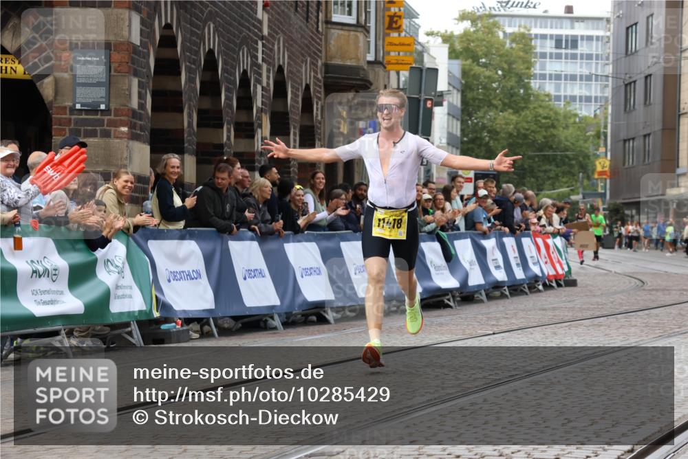 13.09.2026 - 21. swb-Marathon Bremen Strokosch-Dieckow http://msf.ph/oto/10285429 13.09.2026 10:34:33 Ziel 13605, 13610, 13633, 10818, 12358, 12413, 12540, 13637 meine-sportfotos.de