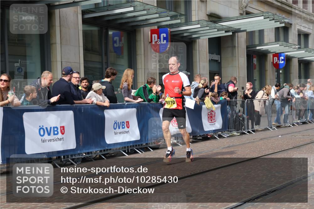 13.09.2026 - 21. swb-Marathon Bremen Strokosch-Dieckow http://msf.ph/oto/10285430 13.09.2026 10:38:40 Ziel 10782, 10926, 11127, 11338, 11454, 12003, 10441, 12370, 13507, 13539 meine-sportfotos.de