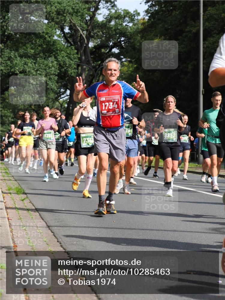 13.09.2026 - 21. swb-Marathon Bremen TobiasT http://msf.ph/oto/10285463 13.09.2026 12:12:37 Laufen 9255, 215, 7351, 1734, 1259, 9852 meine-sportfotos.de