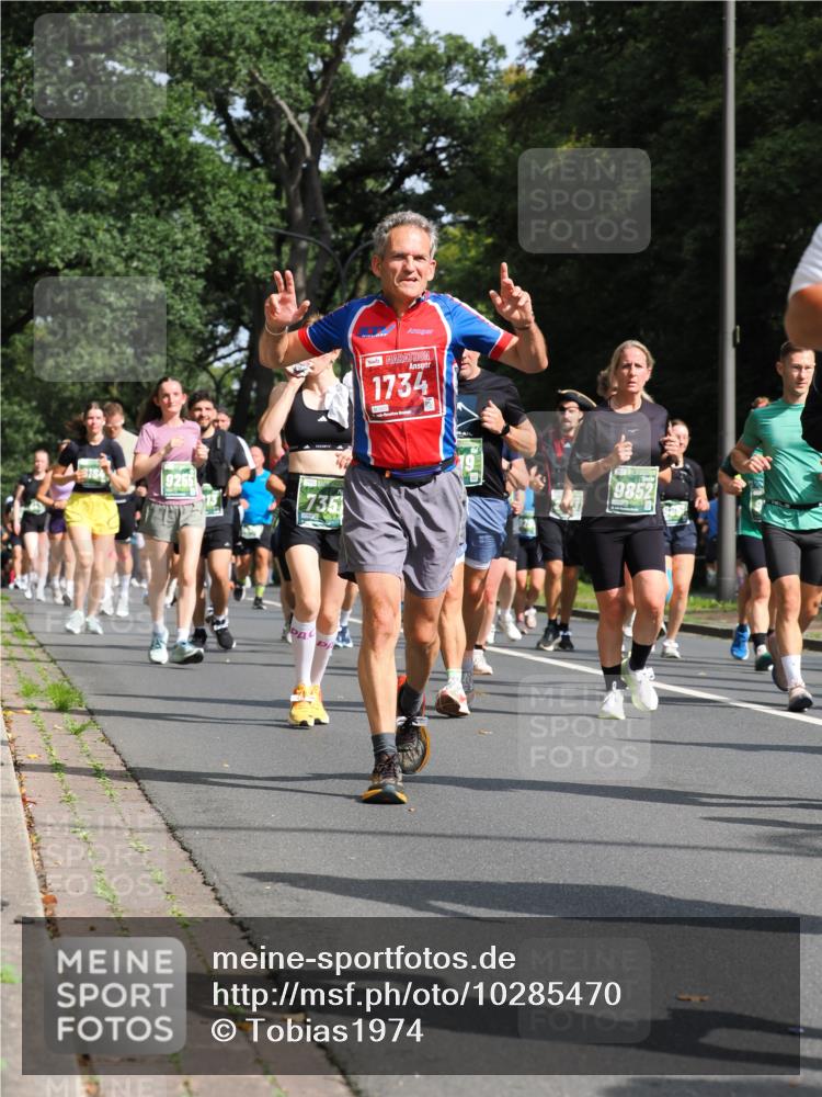 13.09.2026 - 21. swb-Marathon Bremen TobiasT http://msf.ph/oto/10285470 13.09.2026 12:12:37 Laufen 8164, 9255, 735, 1734, 125, 9852 meine-sportfotos.de