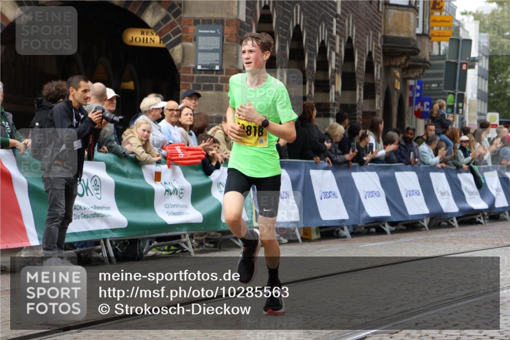 13.09.2026 - 21. swb-Marathon Bremen Strokosch-Dieckow http://msf.ph/oto/10285563 13.09.2026 10:34:49 Ziel 10818, 11418, 13633, 13637, 11197, 11964, 13588, 13601, 13625 meine-sportfotos.de