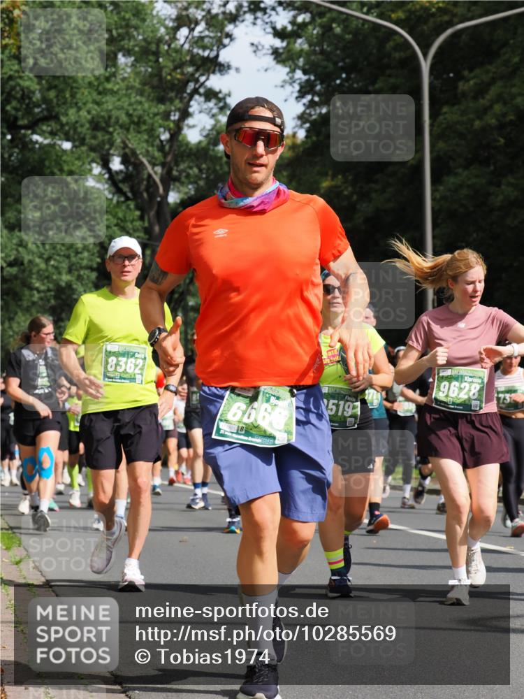 13.09.2026 - 21. swb-Marathon Bremen TobiasT http://msf.ph/oto/10285569 13.09.2026 12:13:27 Laufen 8362, 6666, 21, 2026, 9628, 519 meine-sportfotos.de