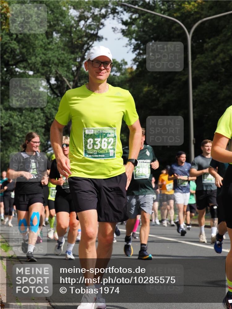 13.09.2026 - 21. swb-Marathon Bremen TobiasT http://msf.ph/oto/10285575 13.09.2026 12:13:28 Laufen 8362, 24, 26, 2869 meine-sportfotos.de