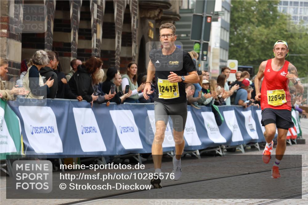 13.09.2026 - 21. swb-Marathon Bremen Strokosch-Dieckow http://msf.ph/oto/10285576 13.09.2026 10:34:54 Ziel 10818, 11418, 13637, 10261, 10262, 13505, 13560, 13601, 13625 meine-sportfotos.de