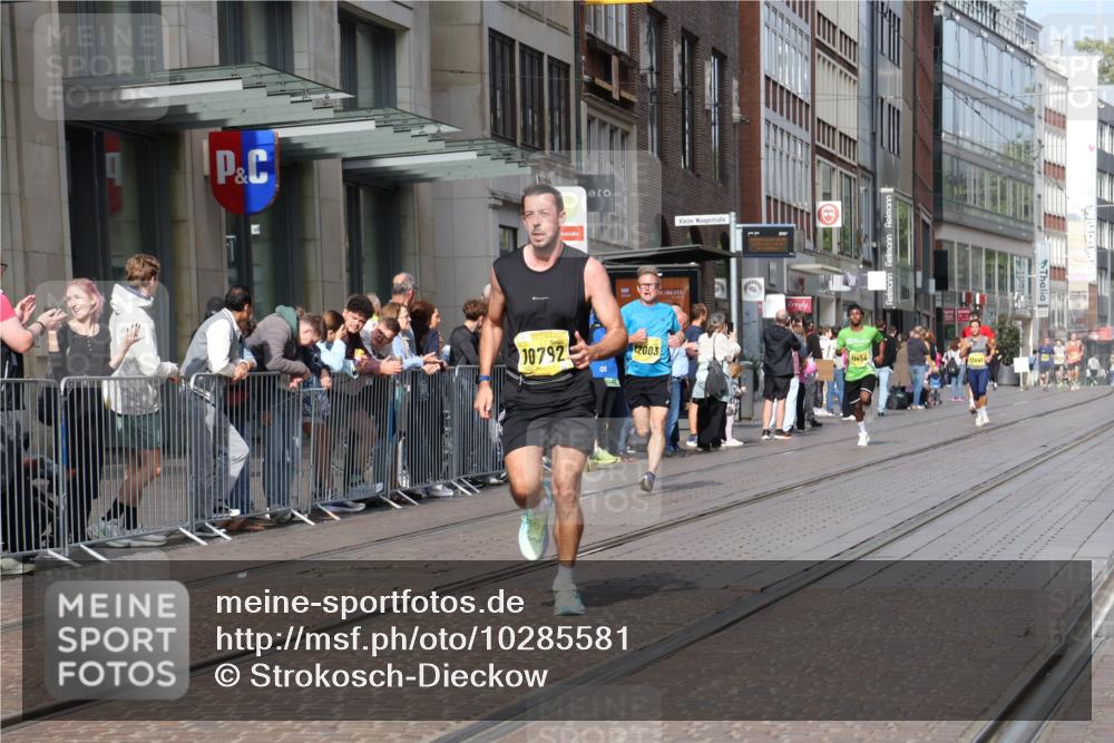 13.09.2026 - 21. swb-Marathon Bremen Strokosch-Dieckow http://msf.ph/oto/10285581 13.09.2026 10:39:01 Ziel 11227, 11454, 11713, 13556, 13641, 10782, 10926, 11127, 11338, 12003, 12370 meine-sportfotos.de