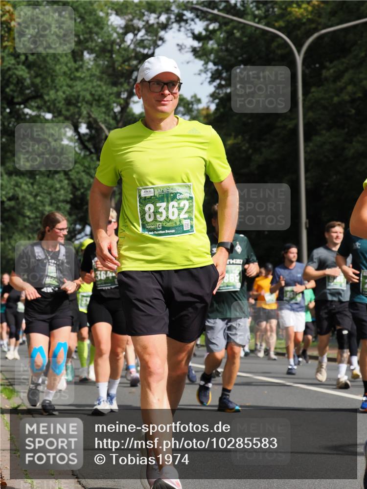13.09.2026 - 21. swb-Marathon Bremen TobiasT http://msf.ph/oto/10285583 13.09.2026 12:13:28 Laufen 364, 8362, 2026, 40, 869 meine-sportfotos.de