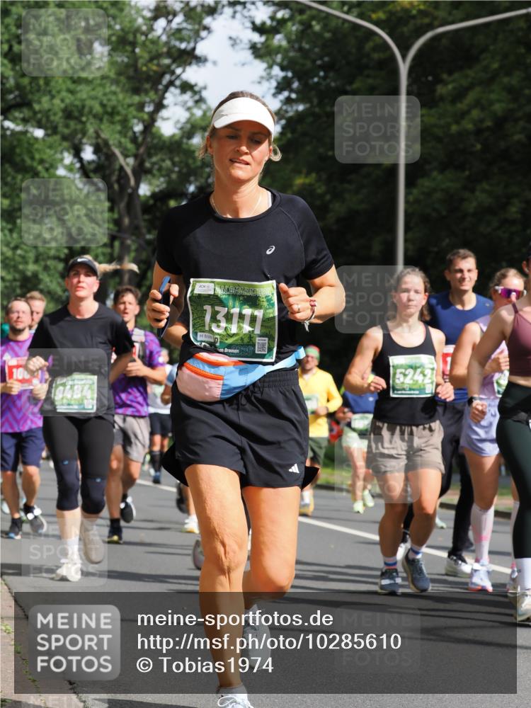 13.09.2026 - 21. swb-Marathon Bremen TobiasT http://msf.ph/oto/10285610 13.09.2026 12:13:36 Laufen 9484, 13117, 8686, 20, 5242 meine-sportfotos.de