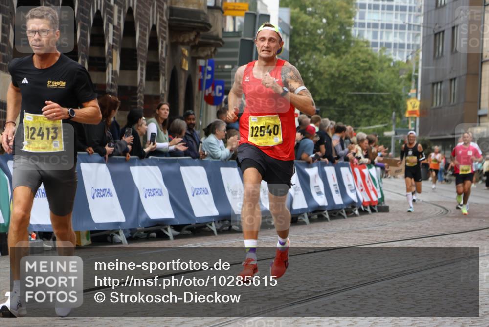 13.09.2026 - 21. swb-Marathon Bremen Strokosch-Dieckow http://msf.ph/oto/10285615 13.09.2026 10:34:56 Ziel 10818, 12413, 12540, 13637, 10261, 10262, 13505, 13560, 13625 meine-sportfotos.de