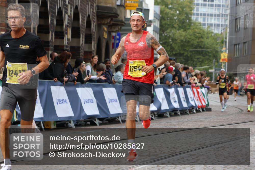 13.09.2026 - 21. swb-Marathon Bremen Strokosch-Dieckow http://msf.ph/oto/10285627 13.09.2026 10:34:56 Ziel 10818, 12413, 12540, 13637, 10261, 10262, 13505, 13560, 13625 meine-sportfotos.de