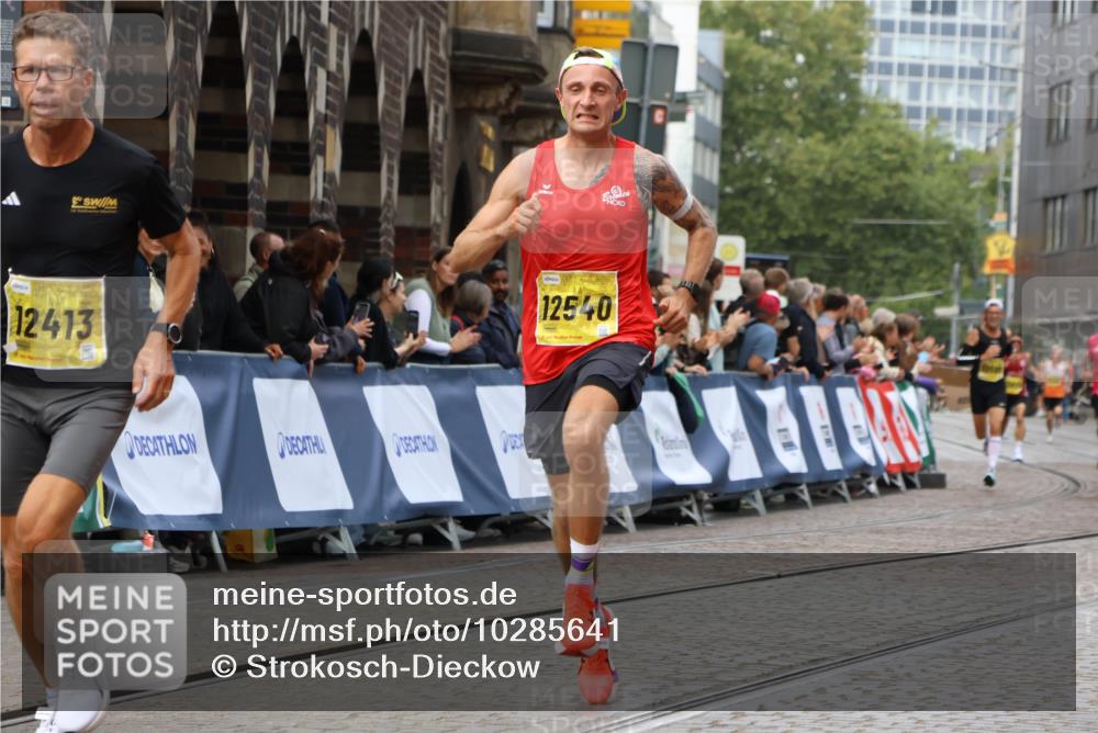13.09.2026 - 21. swb-Marathon Bremen Strokosch-Dieckow http://msf.ph/oto/10285641 13.09.2026 10:34:56 Ziel 10818, 12413, 12540, 13637, 10261, 10262, 13505, 13560, 13625 meine-sportfotos.de