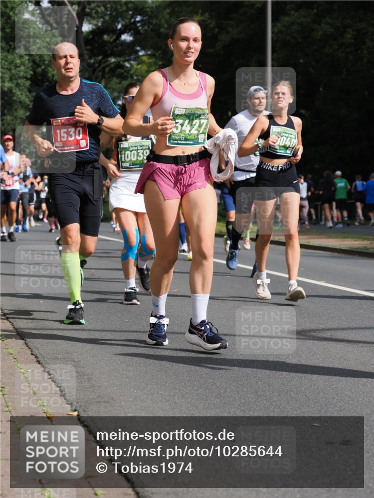 13.09.2026 - 21. swb-Marathon Bremen TobiasT http://msf.ph/oto/10285644 13.09.2026 12:13:43 Laufen 1530, 3040, 10030, 3427, 21 meine-sportfotos.de