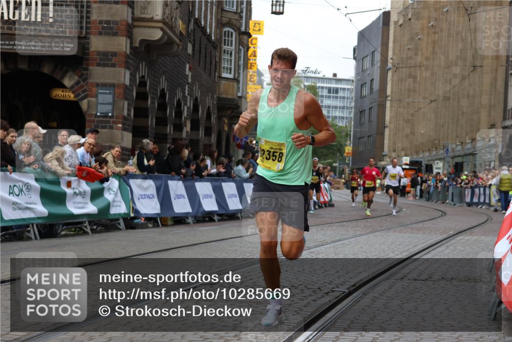 13.09.2026 - 21. swb-Marathon Bremen Strokosch-Dieckow http://msf.ph/oto/10285669 13.09.2026 10:34:58 Ziel 10818, 12358, 12413, 12540, 13637, 10261, 10262, 13505, 13560 meine-sportfotos.de