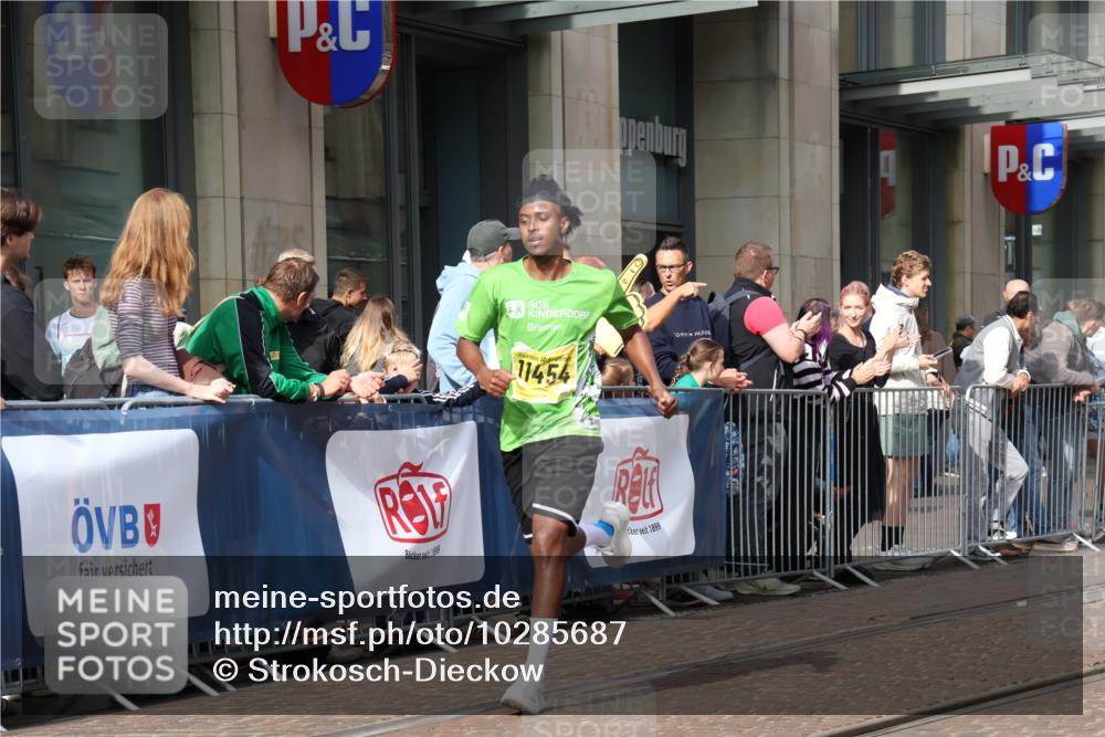 13.09.2026 - 21. swb-Marathon Bremen Strokosch-Dieckow http://msf.ph/oto/10285687 13.09.2026 10:39:08 Ziel 11227, 11713, 12404, 13513, 13556, 13641, 10782, 10926, 11127, 11338, 11454, 12003 meine-sportfotos.de